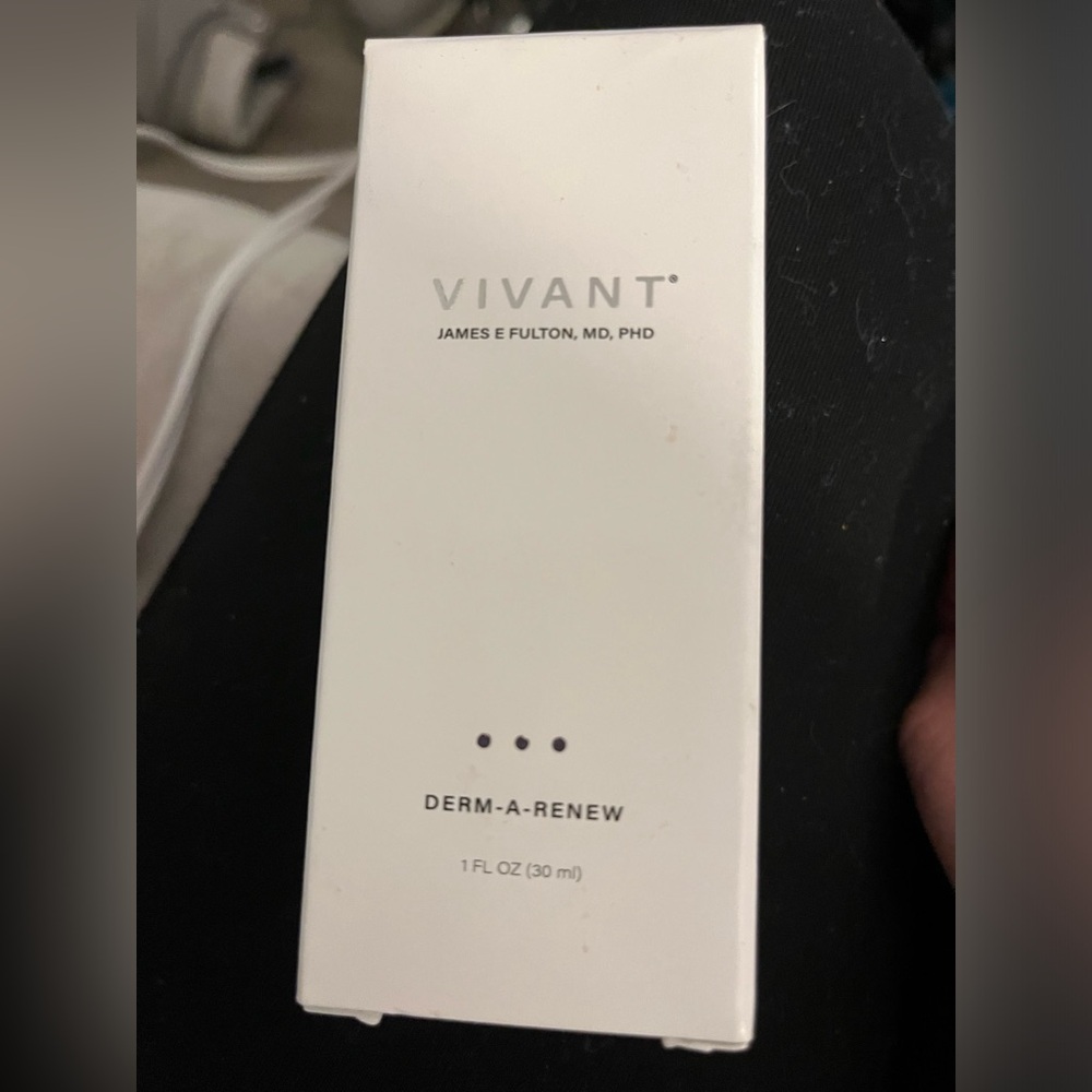 vivant skincare derm a renew brand new never opened still in box